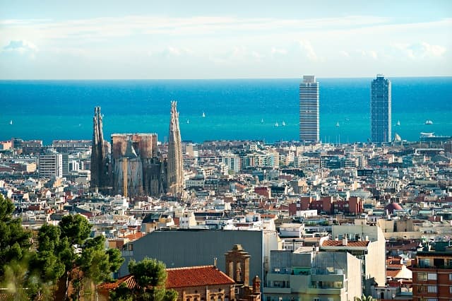 Best IVF Clinics in Europe and Spain for Women Over 40