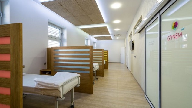 Patient room at Gynem