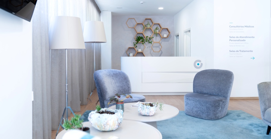 Reception and waiting room at Ferticentro